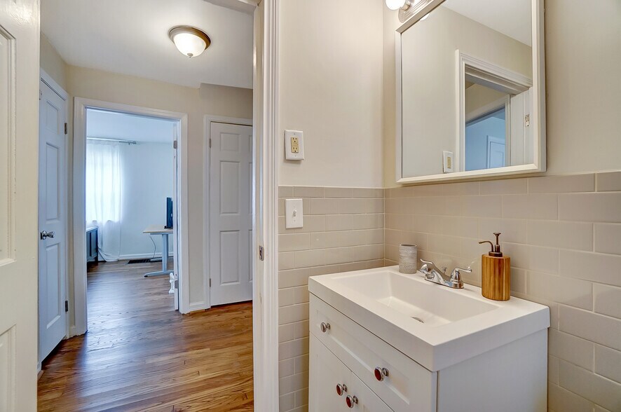 Building Photo - 531 Norway Ave