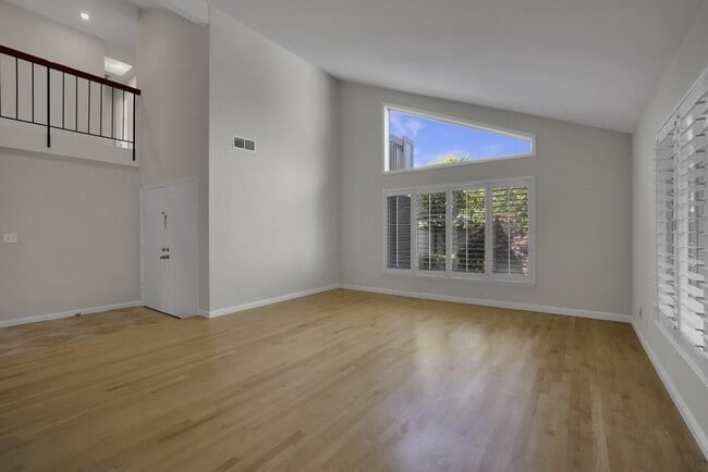 Building Photo - 976 Pizarro Ln