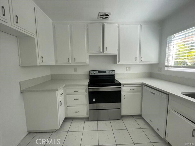 Building Photo - 730 Amigos Way