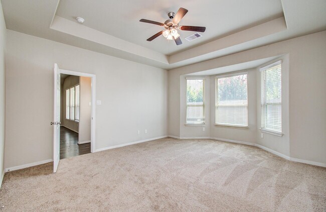 Building Photo - 15618 Whispering Green Dr