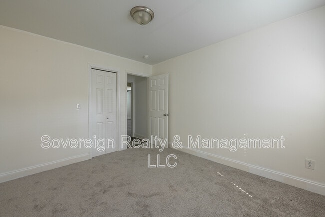 Building Photo - 3366 Delmar Ln NW