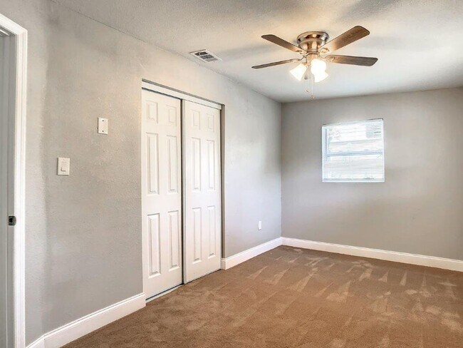 Building Photo - JUST REDUCED!!  Completely upgraded 3/1 1196 Sq. Ft. with recently renovated bathroom and kitchen...