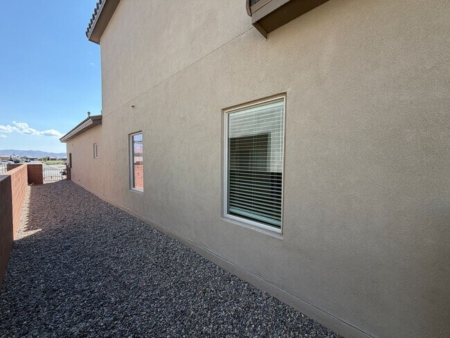 Building Photo - 6118 Chicago Dr SE