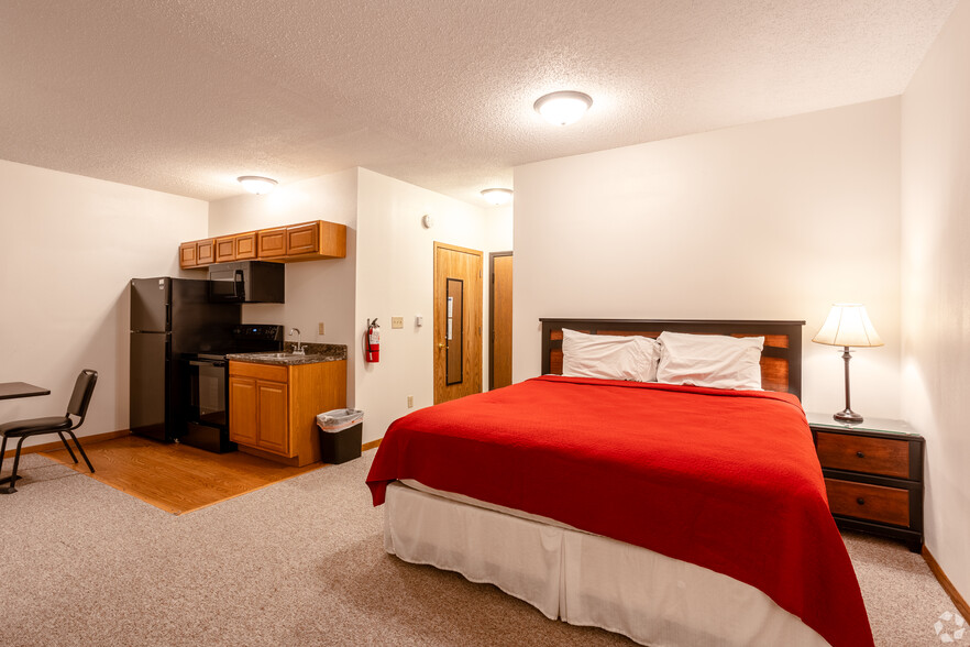 King Studio - 1165 Riverside S Dr