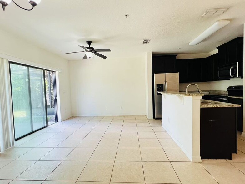 Building Photo - 1651 Smokey Oak Way