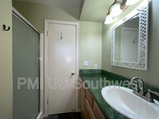 Building Photo - 1394 Mirada Dr