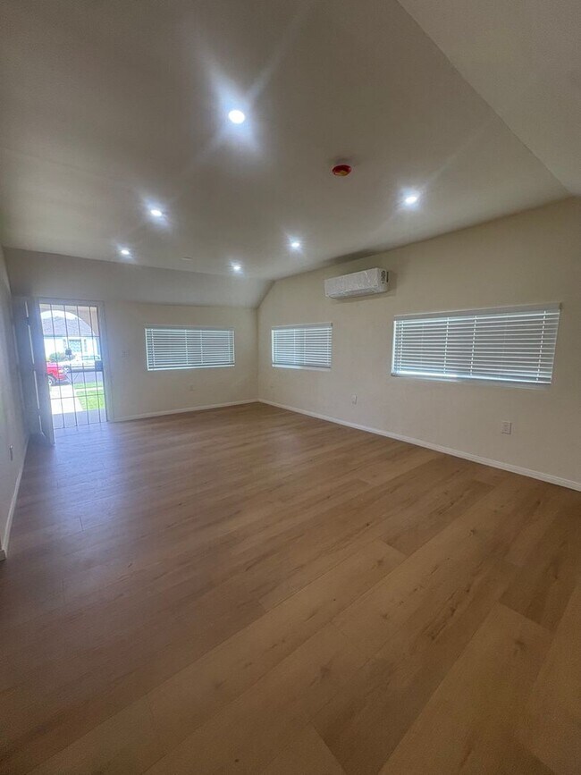 Building Photo - 232-248 Wolff Street