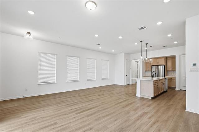 Building Photo - 1173 Doris May Dr