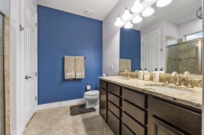 Building Photo - Beautifully Maintained home in Pool Community!