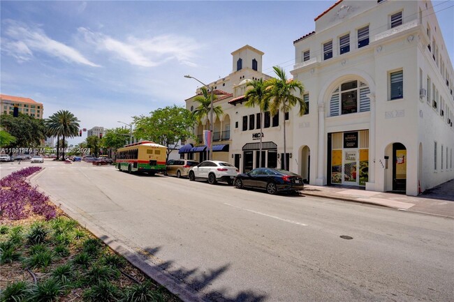 Building Photo - 2314 Ponce de Leon Blvd