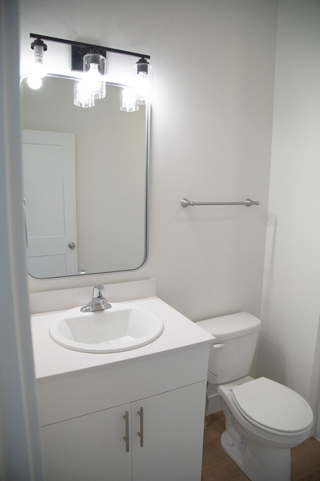 Building Photo - Welcome to Sun Drive Townhomes!