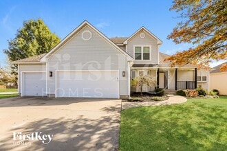 Building Photo - 819 Trailway Dr