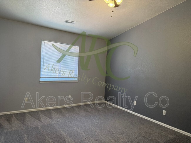 Building Photo - 741 E Laporte Dr