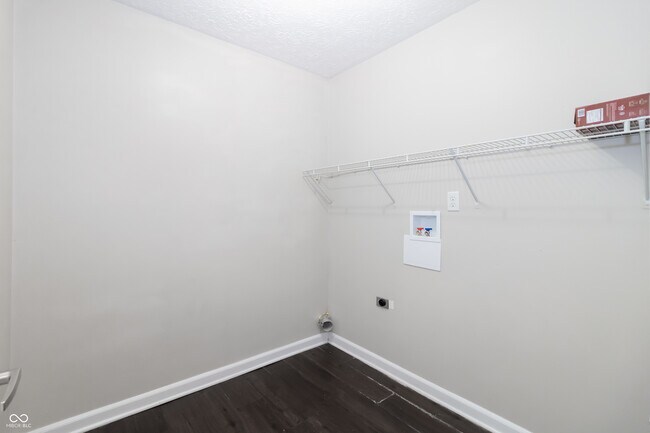 Building Photo - 2755 Bluewood Way