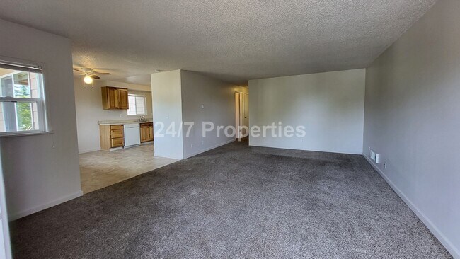 Building Photo - 2023-12573MF
