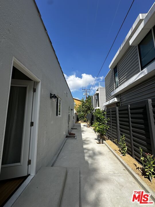 Building Photo - 8903 Hubbard St