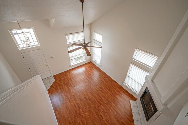 Building Photo - 10427 Crosscut Dr NW