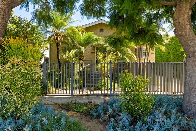 Primary Photo - 1766 Carmona Ave