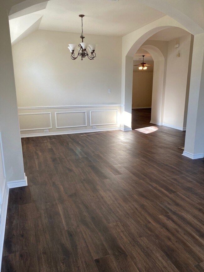 Living/Dining - 1304 Vistawood Dr