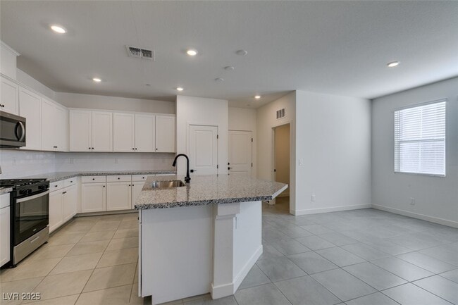 Building Photo - 3723 Trancoso Ave