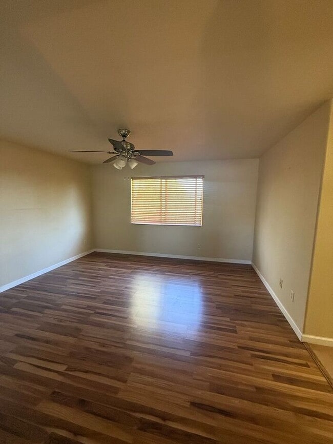 Building Photo - Spacious 3BR/2.5BA Home in Northwest Reno