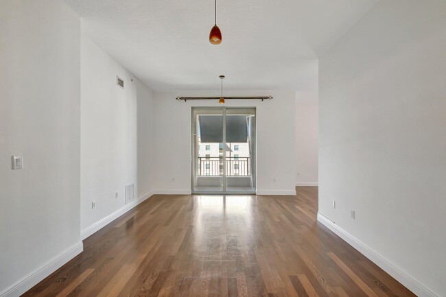 Building Photo - 610 Clematis St