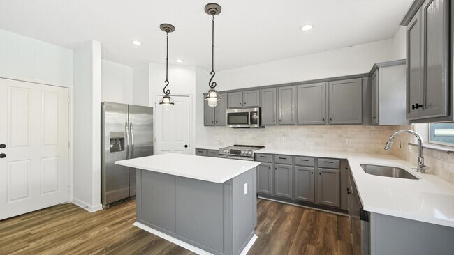 Building Photo - 568 Slippery Rock