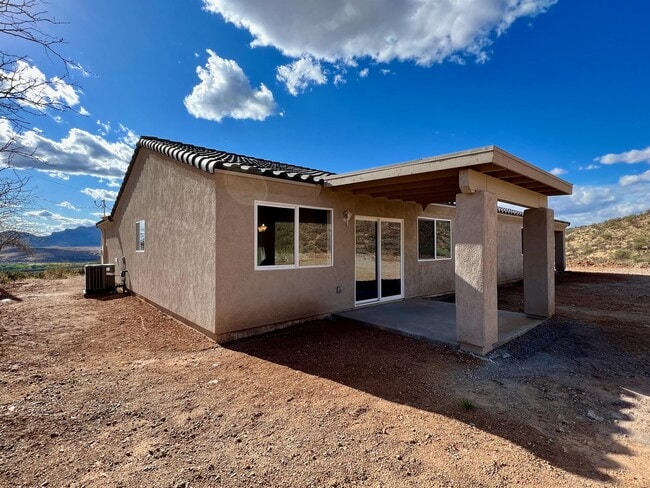 Building Photo - 1563 Ovalo Ct