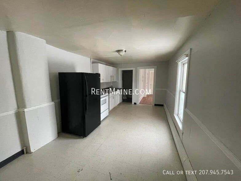 Building Photo - 22 Birch St