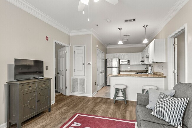 Building Photo - Capstone Quarters 2 BR/2 BA 2nd Floor Available