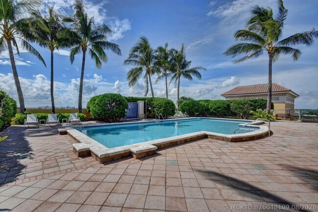 Building Photo - 403 S Sapodilla Ave