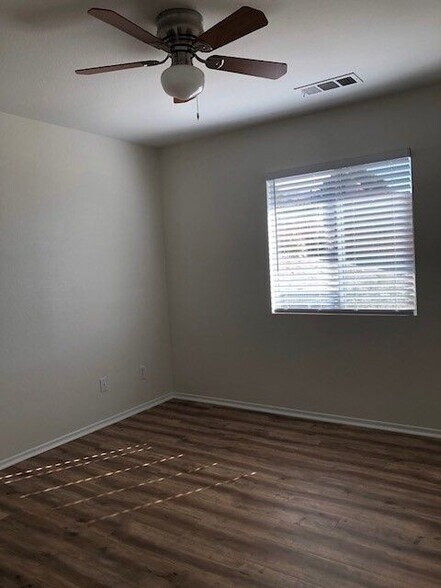 Building Photo - 10620 Cactus Dr
