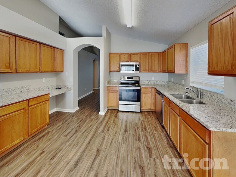 Building Photo - 12429 Cedarfield Dr