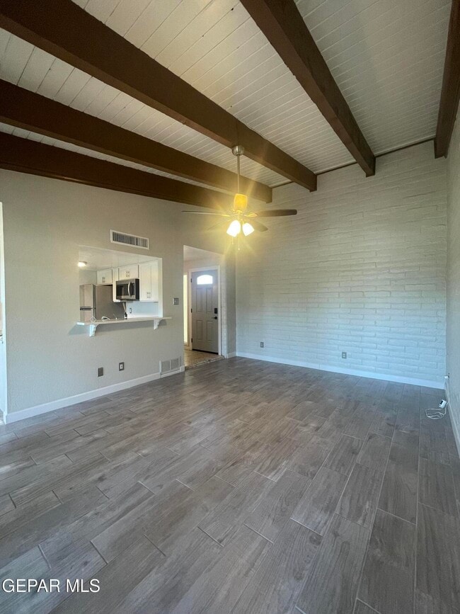 Building Photo - 15000 Ashford St