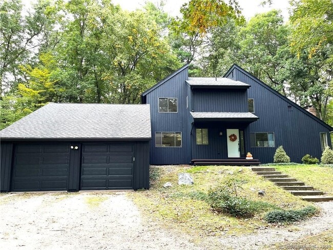 Building Photo - 20 Burnham Hollow Rd