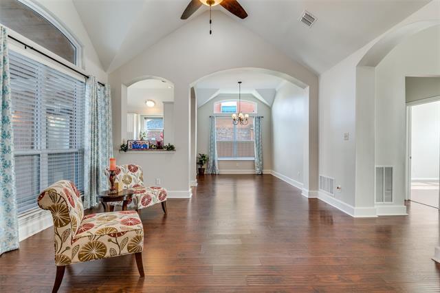 Building Photo - 8113 Greenwood Dr