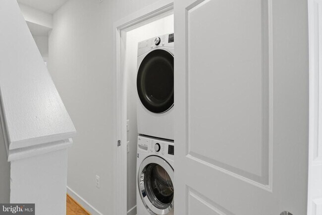 Building Photo - 16199 Columbus Ave