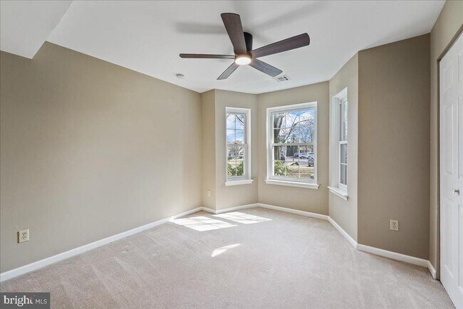 Building Photo - 936 Railway Square