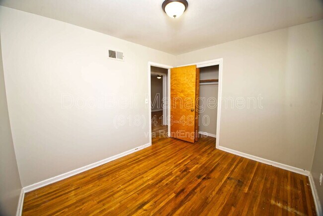 Building Photo - 2713 S Norwood Ave