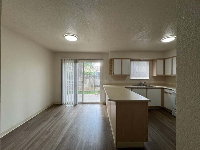 Building Photo - 4343 W Rose Hl St