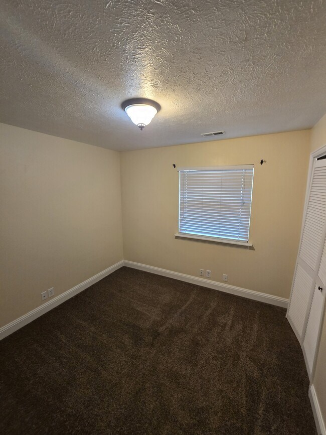 Building Photo - 2575 Dry Creek Dr