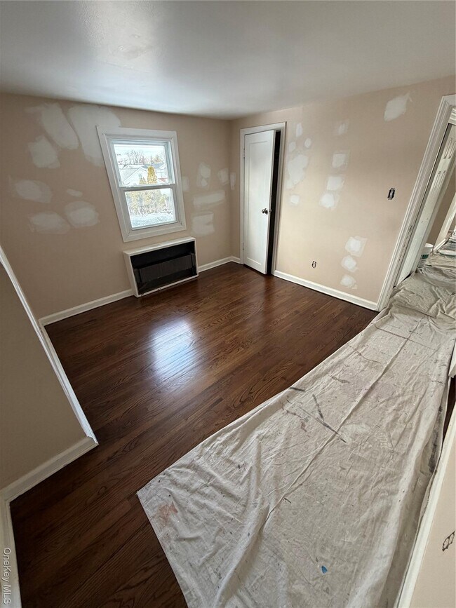 Building Photo - 712 7th St