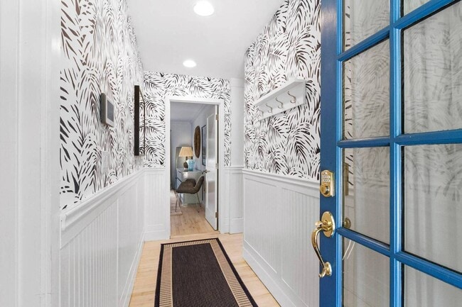 Building Photo - 114 Narod Blvd