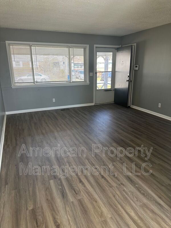 Building Photo - 2014 E 49th St N