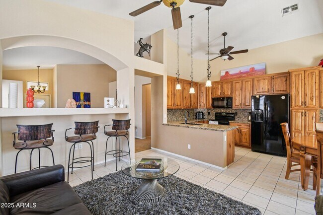 Building Photo - 2633 E Calle Del Norte Dr
