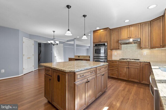 Building Photo - 4706 Bates Dr