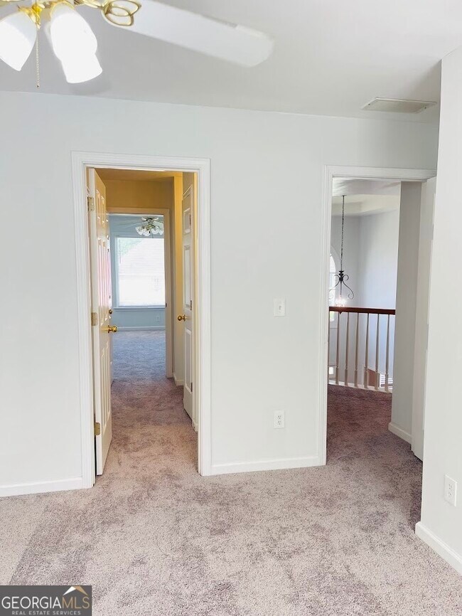 Building Photo - 4433 Fairecroft Terrace