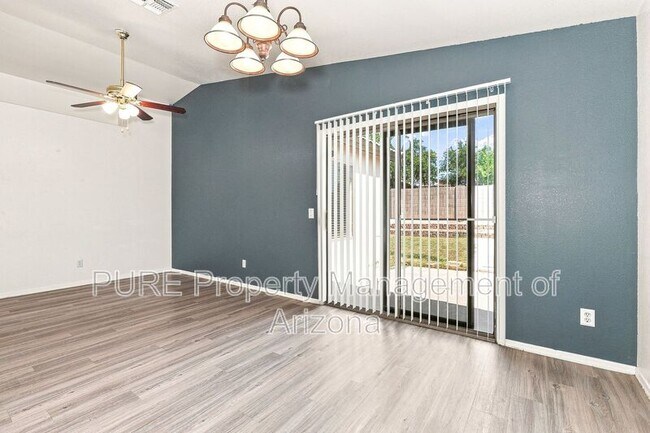 Building Photo - 8952 E Birchwood Cir