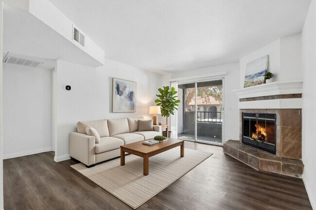 Building Photo - 2606 S Durango Dr