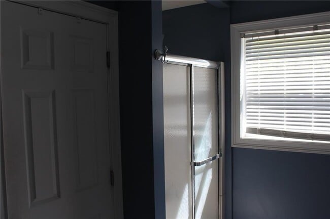 Building Photo - 7 Cattail Dr